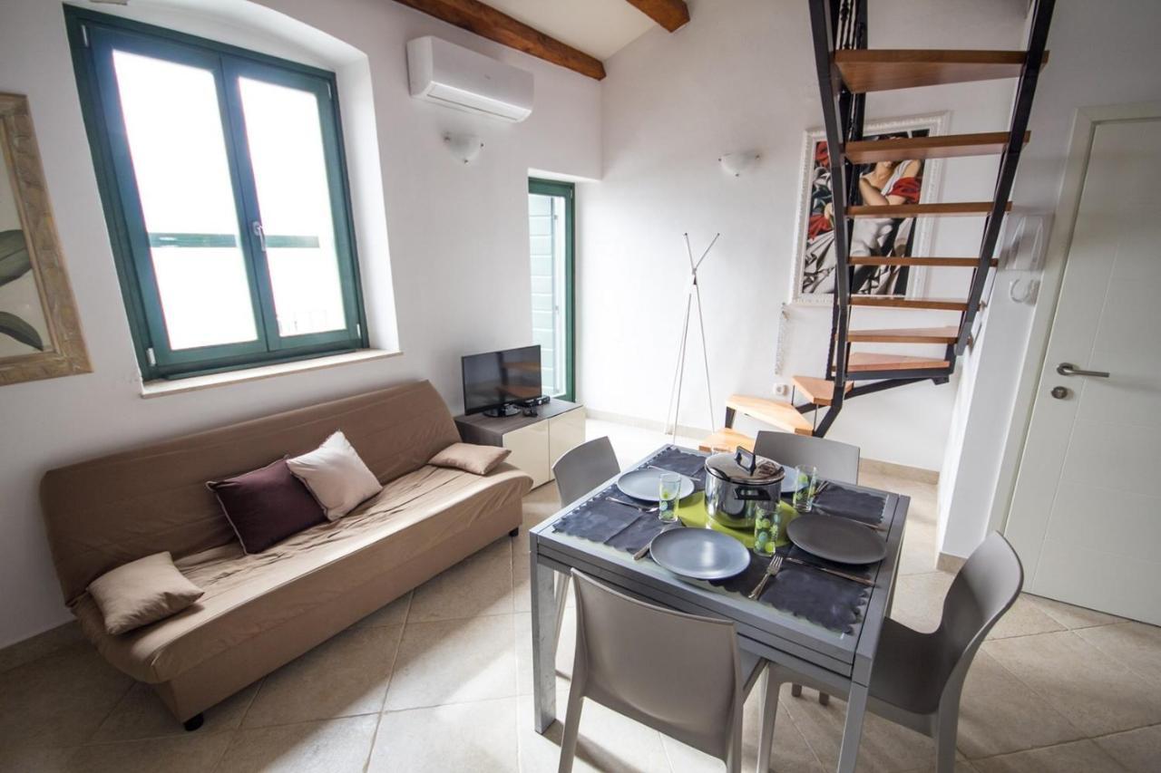 Apartments Umag Center, Seafront With Terrace In Umag Exterior photo